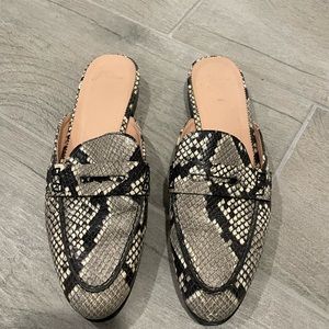 J Crew vintage snake skin slides. Perfect for fall.
